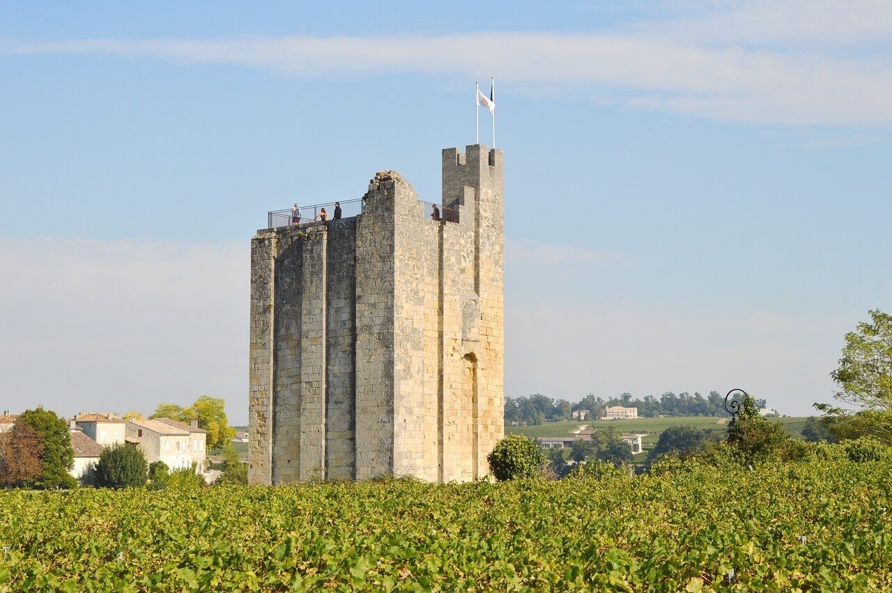 Best things to do in Saint-Emilion near Bordeaux: Travel guide - 2026 - 6 - things to do in Saint-Emilion Tour du Roy à Saint-Emilion - Que faire à Saint-Émilion