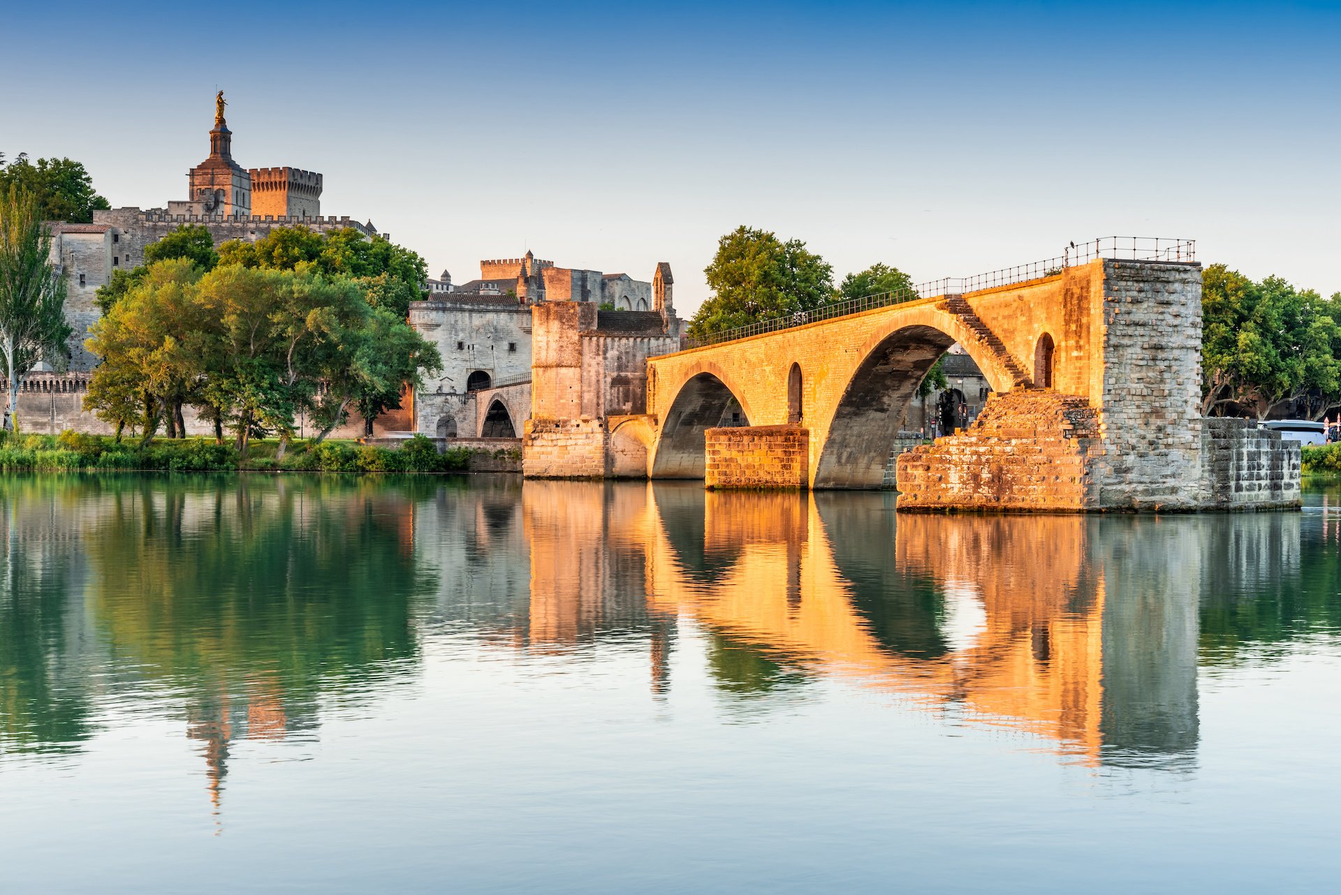 Ultimate Travel Guide for your Trip to Provence - 2026 - 6 - trip to provence, gordes, trip to provence france, provence lavender fields, provence village Visiter Avignon