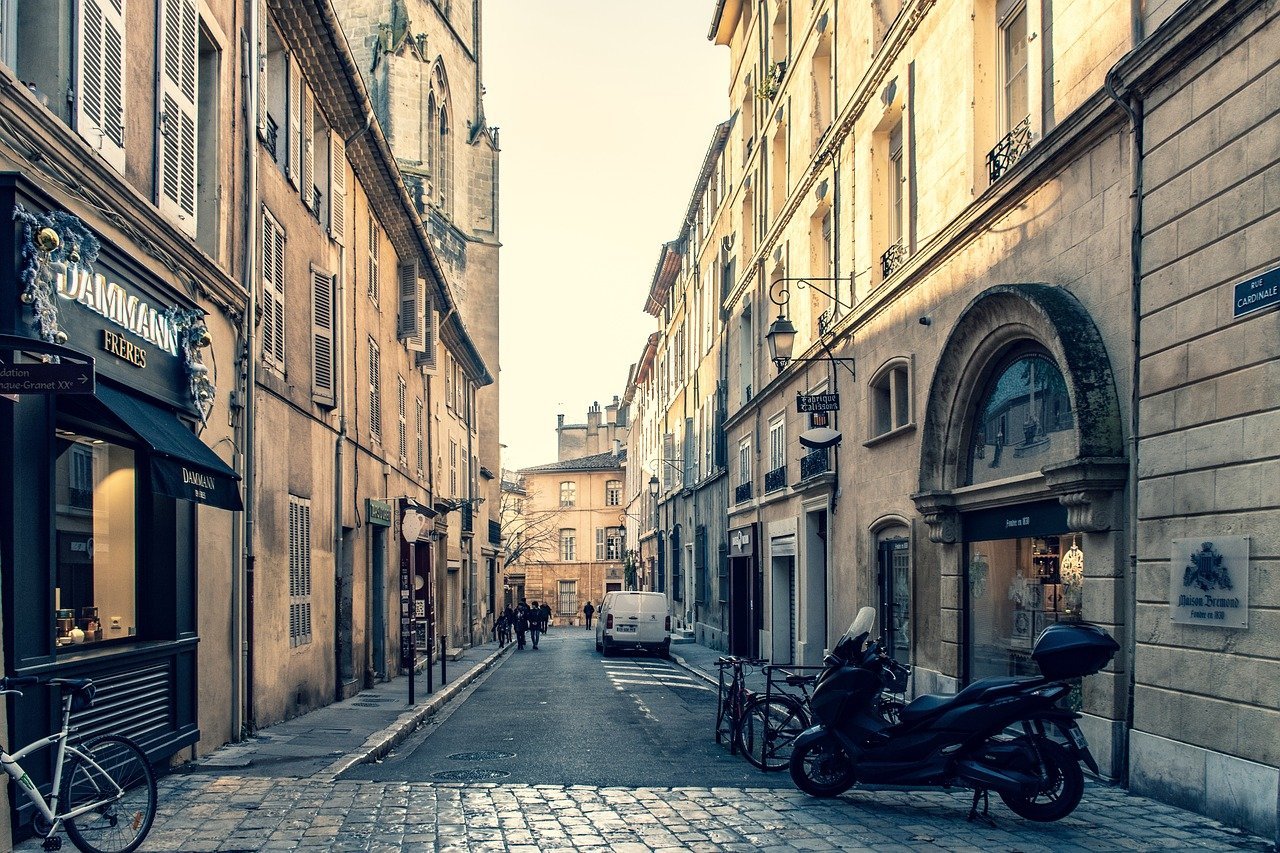 Visit Aix en Provence: What to do & see on a perfect Provence vacation - 2026 - 3 - visit aix en provence, aix-en-provence, aix en provence france, trip to aix en provence, things to do in aix en provence, provence vacation A street in the old town, typical when you come to visit Aix-en-Provence