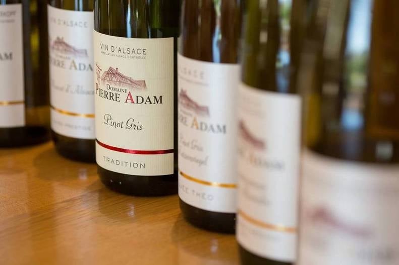 Route des vins d’Alsace : Carte et Itinéraire 3 jours - 2026 - 12 - route des vins, alsace bouteilles de vin du domaine Pierre Adam