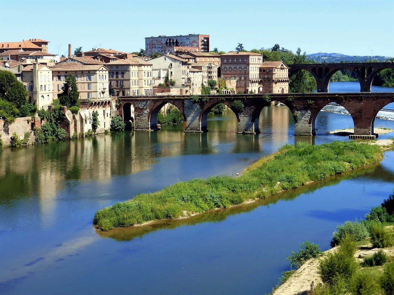 Visiter Albi : Les Incontournables à Découvrir - 2026 - 7 - visiter albi, que faire à albi vue sur le Pont Vieux d'Albi