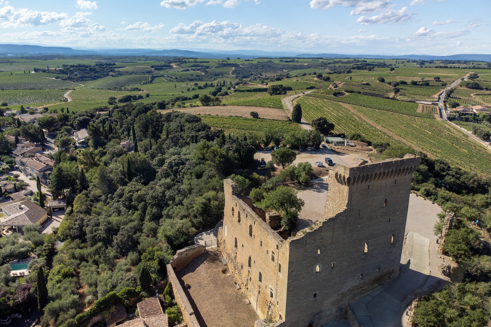 Best Things to do in Burgundy, Places & Villages to Visit - 2026 - 7 - Climb up to the fortified village of Châteauneuf-en-Auxois