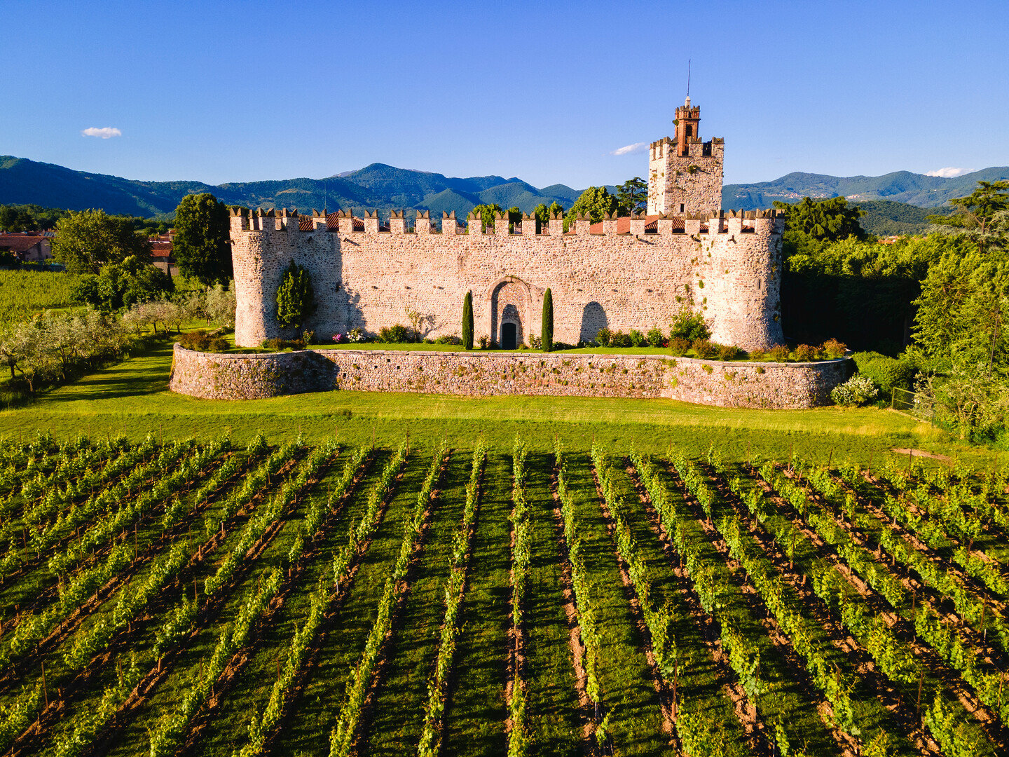 Cosa vedere sul Lago di Garda: Guida al weekend perfetto - 2026 - 33 - cosa vedere sul lago di garda,cosa fare al lago di garda,visitare il lago di garda cosa vedere sul lago di garda,cosa fare al lago di garda,visitare il lago di garda - Cosa vedere sul Lago di Garda: Guida al weekend perfetto - 2026 - 32
